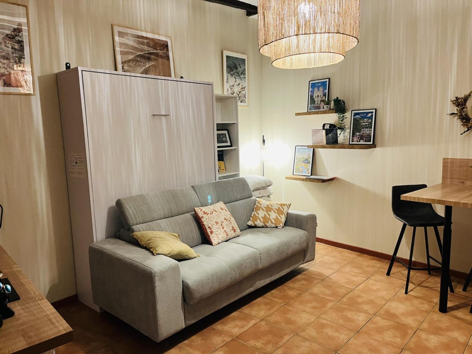 Logement, Plein Centre Du Village De Verzy Exterior foto