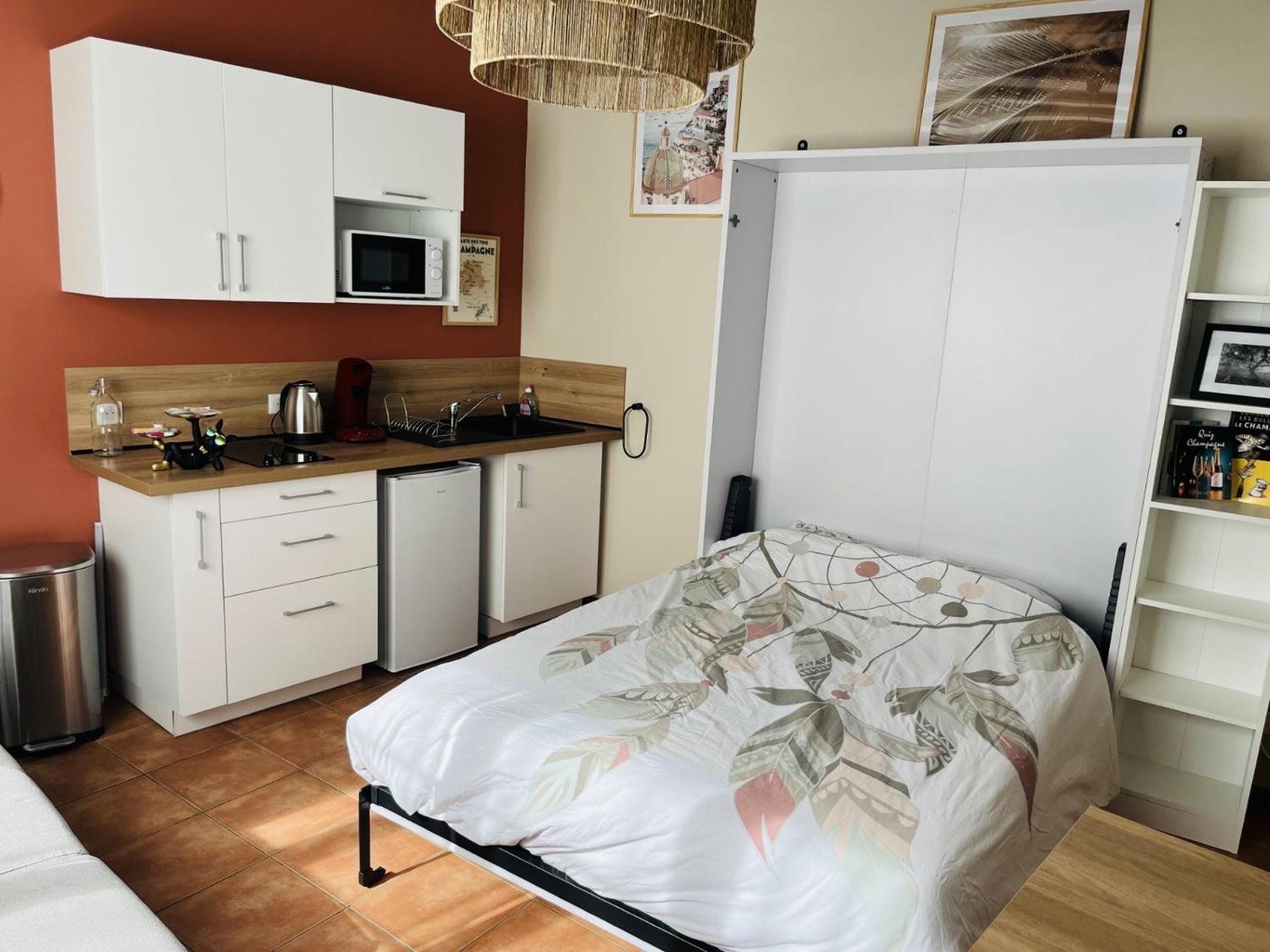 Logement, Plein Centre Du Village De Verzy Exterior foto